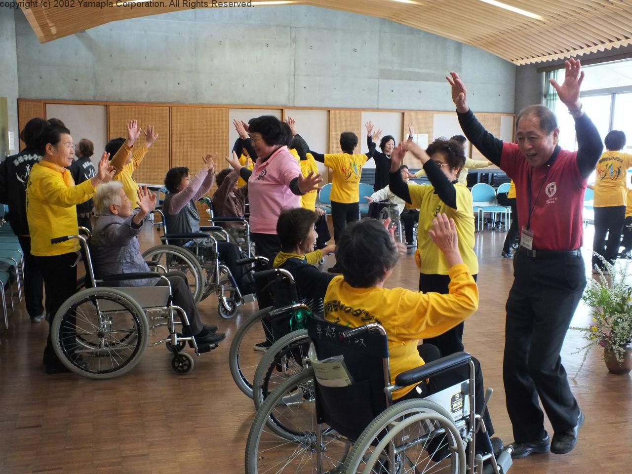 みんなで一緒にレッツダンス 車椅子レクダンス 滋賀ガイド