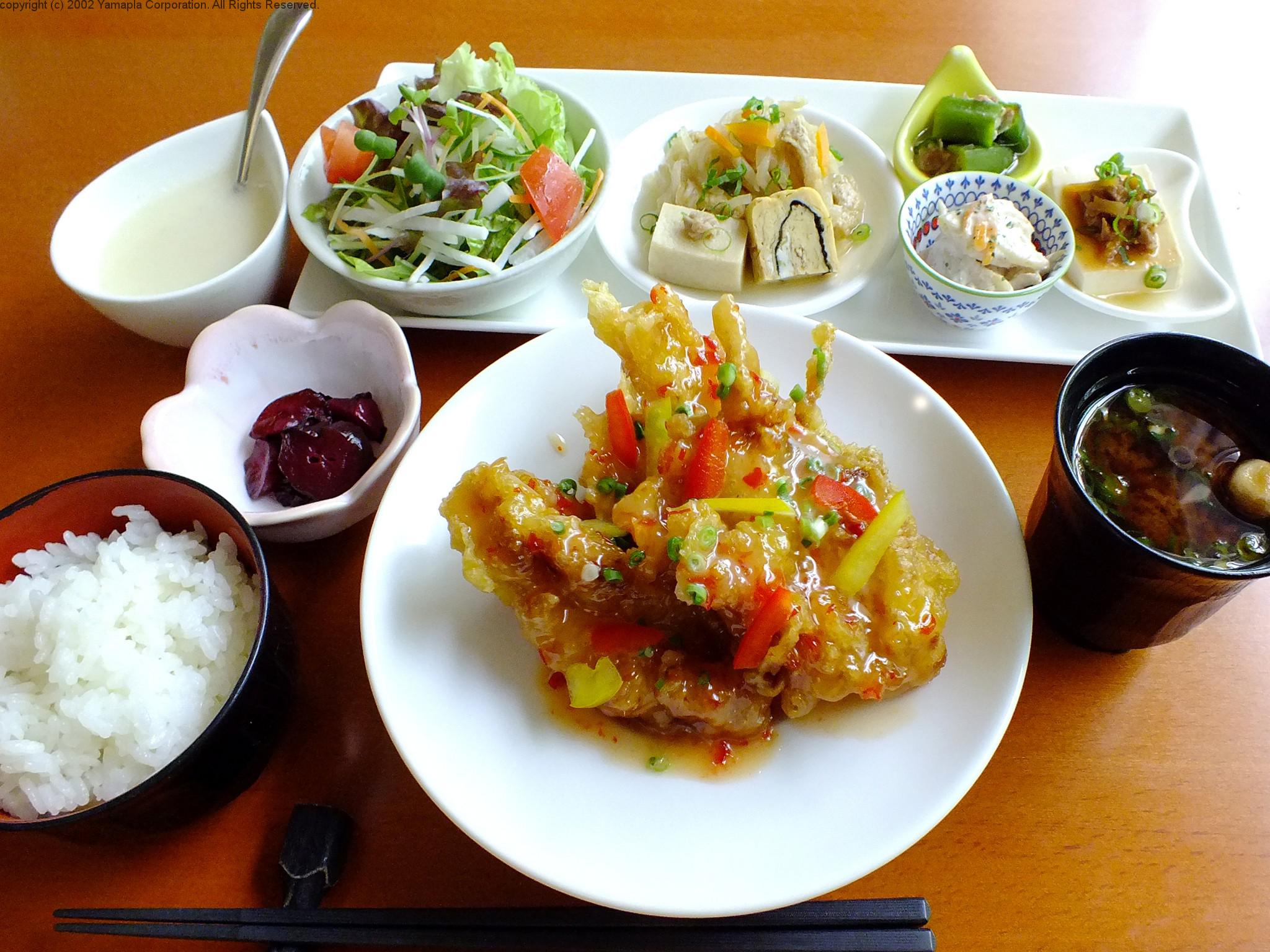 野菜たっぷりボリュームランチ 滋賀ガイド