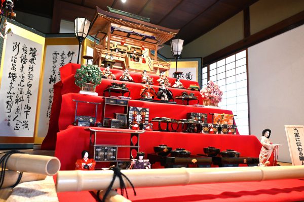 山中正吉邸に伝わる雛飾り　昭和時代