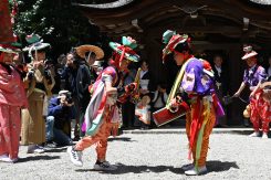 1382（永徳2）年には、すでに奉納されていたという
