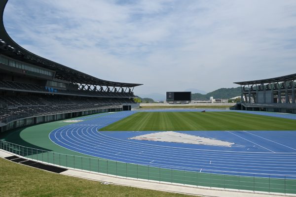 国スポ・障スポの開・閉会式と陸上競技が開催される、平和堂HATOスタジアム