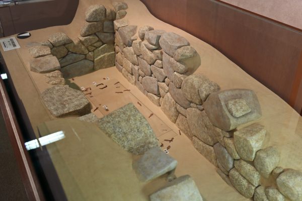 石室内部の模型