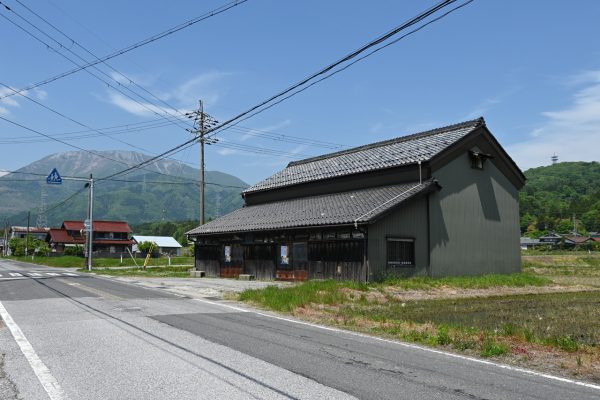 奥は伊吹山