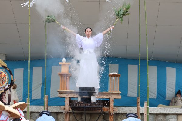 神田を清める御湯式