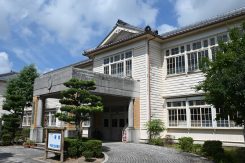 東甲良国民学校（甲良東小学校）の旧本館