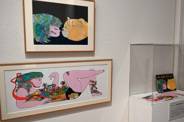 歌手あいみょんの楽曲「傷と悪魔と恋をした！」をイメージして描いたツアーパンフレットと原画