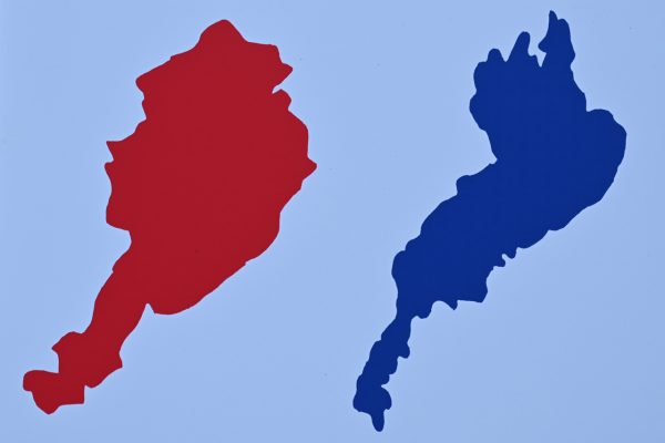 オーストリアと琵琶湖（右）