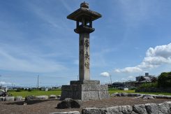 幕末の1846(弘化3)年に建てられた常夜灯