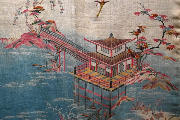 友禅染によって描かれた堅田落雁（小袖部分）