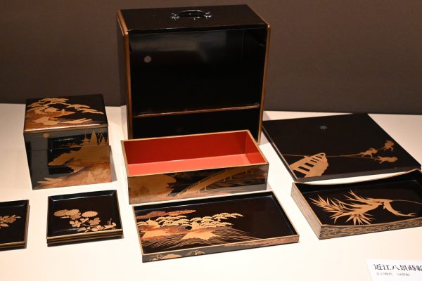 近江八景蒔絵行厨　江戸時代　京都国立博物館蔵