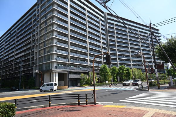西武大津店跡地に建つ集合住宅