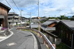 窯元が密集している窯場坂