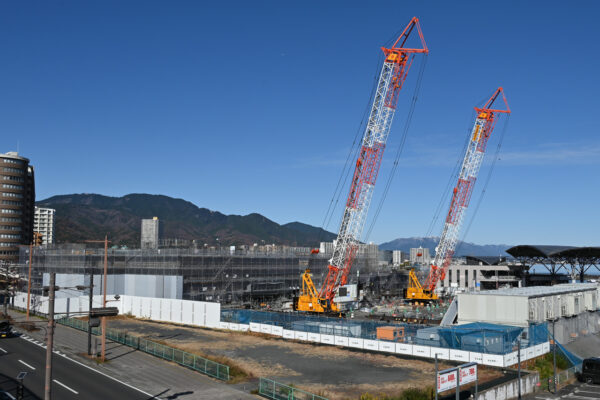 京阪びわ湖浜大津駅と大津港旅客ターミナルの中間に建設されている