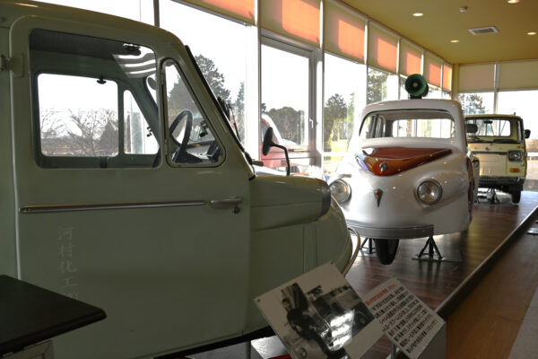 創業者が社有車として使用した「ミゼット」や、同社思い出の「ハイゼット」なども展示している