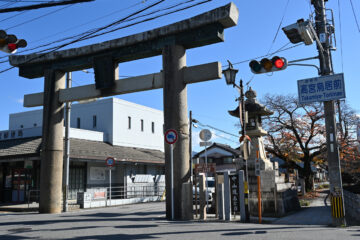 多賀大社一の鳥居　県指定文化財