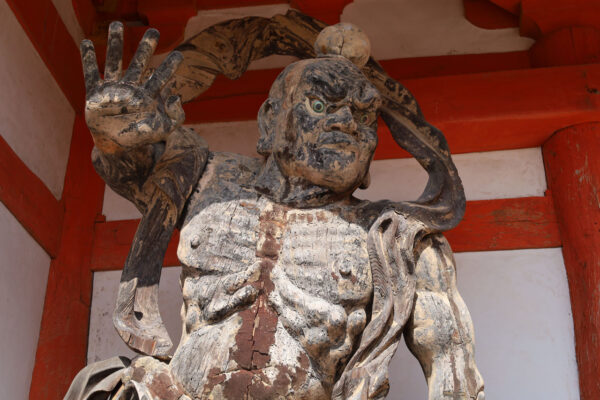 吽形（うんぎょう）金剛力士像