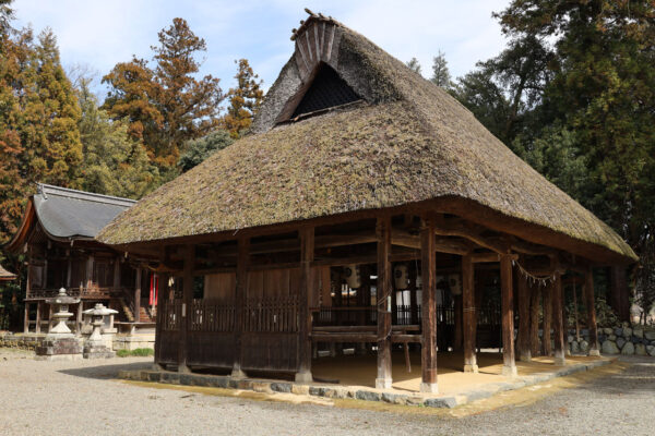 信長が竹相撲を観戦したと思われる新宮神社