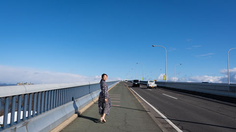 春風に誘われて。ハリアーで行く、湖岸ドライブ