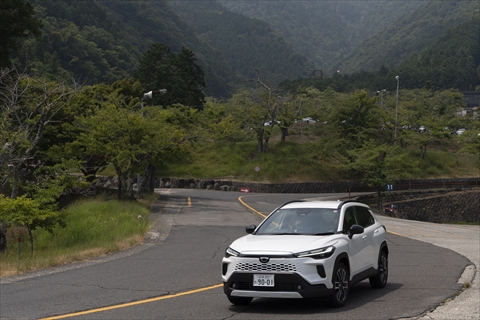 カローラクロス Z