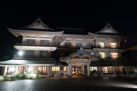 柳が崎湖畔公園 びわ湖大津館